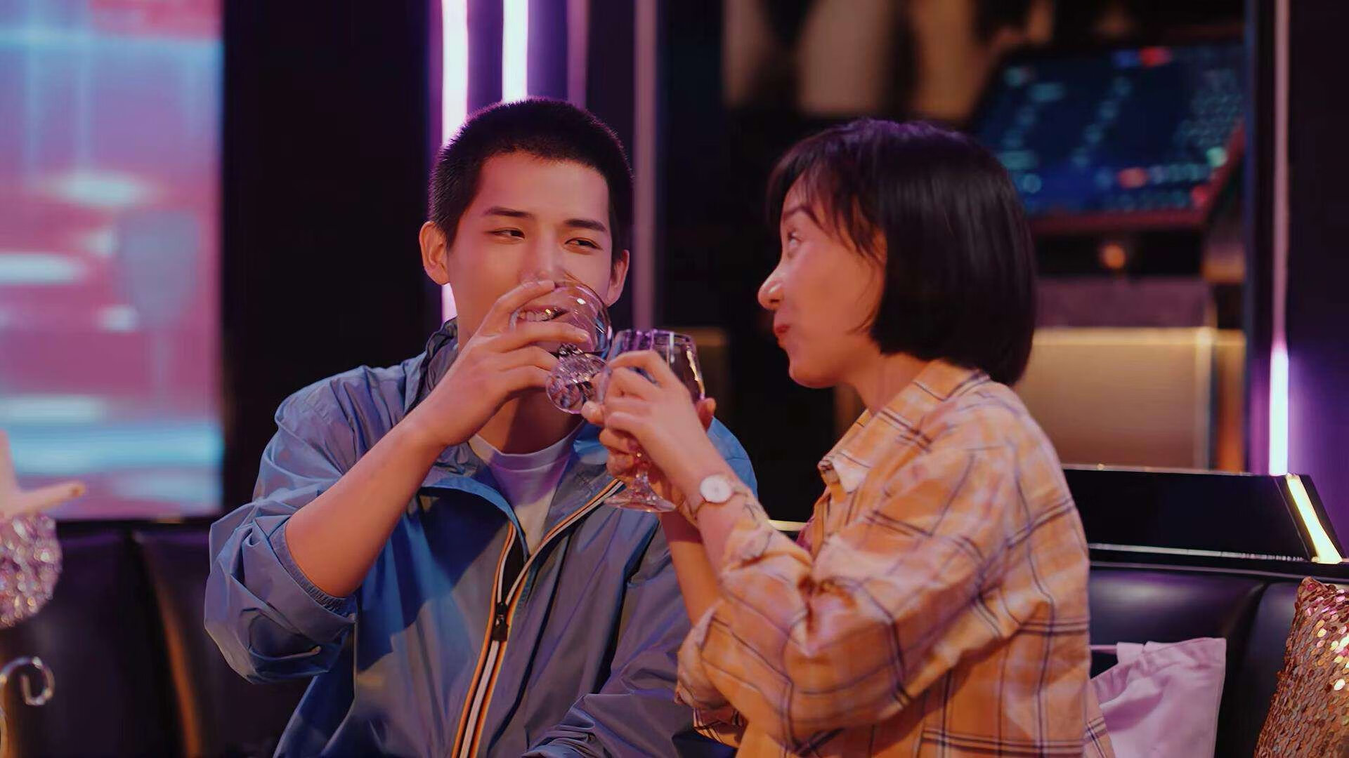 王楚钦分享比赛中快速判断球路方法,王楚钦发球教学